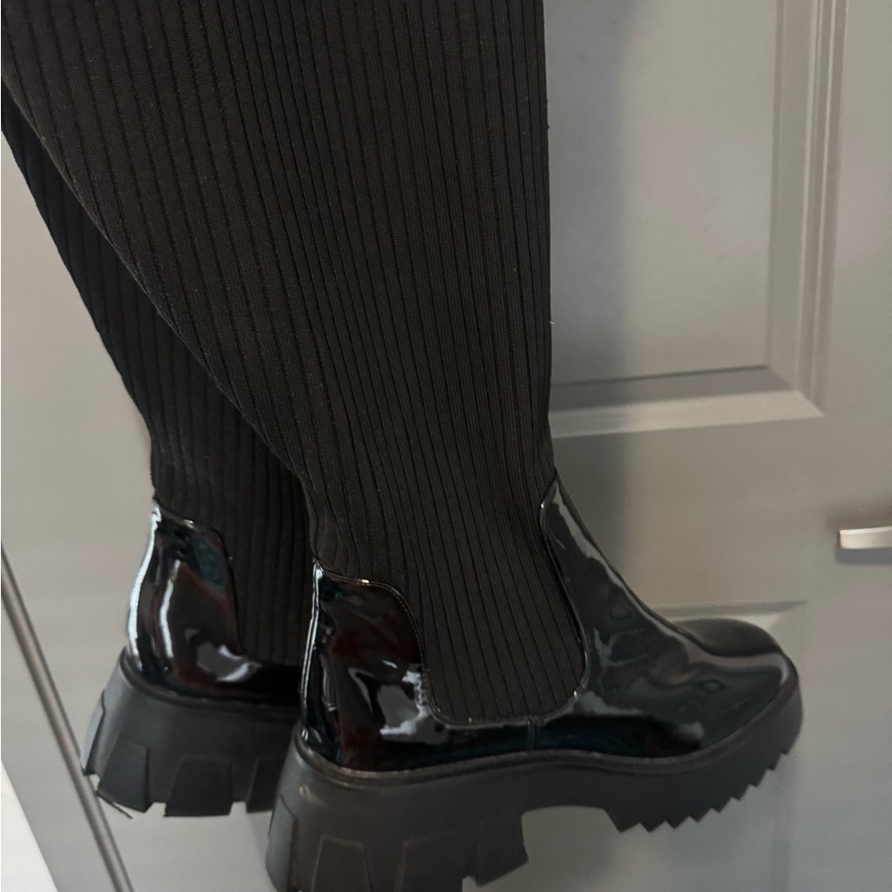 Black Ribbed Knee-High Boots Wide Calf
